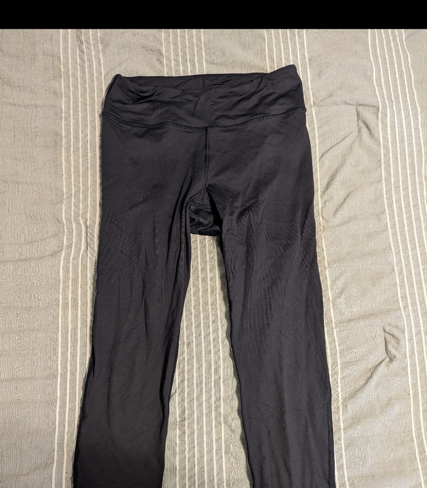 Outdoor Voices size M leggings.